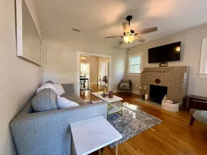 Jacksonville 2-BR Bungalow | Sauna & Dog-Friendly - Image 4