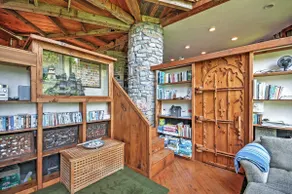 'Dragonwood Castle' on Waterfront w/ Stunning View - Image 4