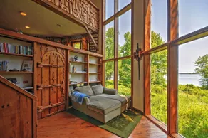 'Dragonwood Castle' on Waterfront w/ Stunning View - Image 3