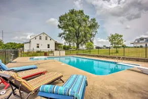Updated Berger Cottage w/ Pool, on a Private Farm! - Image 2