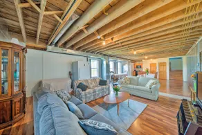 Updated Berger Cottage w/ Pool, on a Private Farm! - Image 5