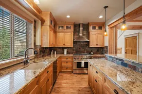 Awbrey - Amazing! Steps to Downtown & River, Gorgeous, Newer, A/C - Image 3