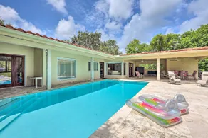 Gehobenes Haus im Miami Ranch-Stil mit privatem Pool! - Image 2