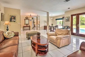 Gehobenes Haus im Miami Ranch-Stil mit privatem Pool! - Image 4