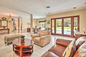 Gehobenes Haus im Miami Ranch-Stil mit privatem Pool! - Image 3