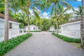 Renovated Key West 2/2 Cottage in Coconut Grove - Image 4