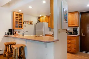 311 Vail International Condo - Image 3