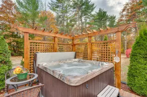 White Mountains Home w/ Hot Tub - Walk to Town! - Image 3