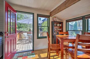 Walk to Lake George! Bolton Landing Cottage - Image 4