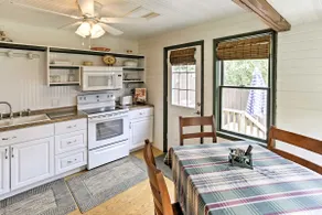 Walk to Lake George! Bolton Landing Cottage - Image 5