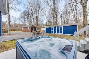 Lake View, Hot Tub, Fire Pit! Poconos Fall Getaway - Image 2