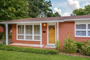 Mid-Century Triad Gem: 3 Beds, 2 Baths - Image 3