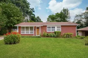 Mid-Century Triad Gem: 3 Beds, 2 Baths - Image 2