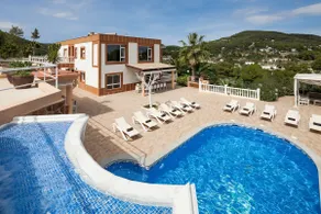 Large Villa near Ibiza Town Sleeps 20/22 - Image 2