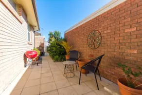 Family Stay with Idyllic Sun-drenched Courtyard - Image 2