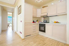 Casa Bel Tramonto - Lakeview Apt & Beach Access - Happy Rentals - Image 5