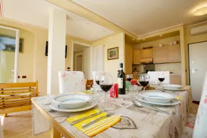 Casa Bel Tramonto - Lakeview Apt & Beach Access - Happy Rentals - Image 4