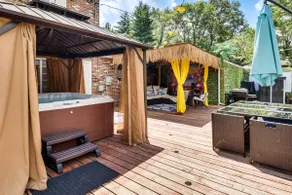 'Hidden Paradise' on 5 Acres w/ Hot Tub & Deck! - Image 2
