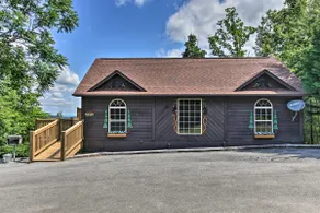 Sevierville Overlook Cabin: 9 Miles to Gatlinburg! - Image 2