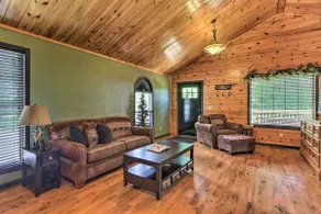 Sevierville Overlook Cabin: 9 Miles to Gatlinburg! - Image 4