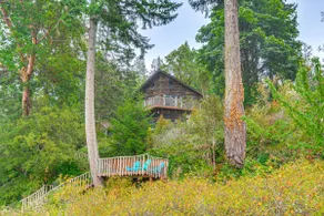 Waterfront Bainbridge Island Home: Stunning Views! - Image 2