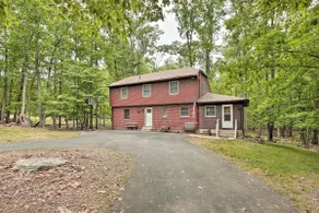 Relaxing Eagle Rock Resort Home - 1 Block to Lake! - Image 3