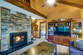 Wintergreen Home w/ Hot Tub, Deck & Mountain Views - Image 5