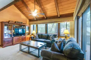 Wintergreen Home w/ Hot Tub, Deck & Mountain Views - Image 4