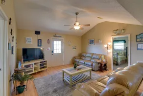 Walk to Shore & Restaurants: Surfside Beach Home! - Image 3
