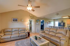 Walk to Shore & Restaurants: Surfside Beach Home! - Image 5