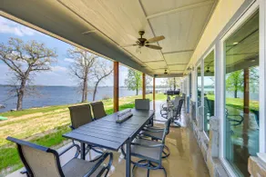 Lake Palestine Vacation Rental - Steps to Water! - Image 2