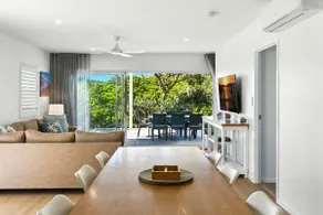 Unit 2, Beach Gallery, 9 Andrew Street, Point Arkwright, Linen incl, 500 BOND - Image 2