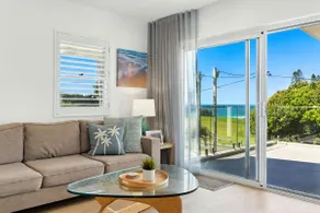 Unit 2, Beach Gallery, 9 Andrew Street, Point Arkwright, Linen incl, 500 BOND - Image 5