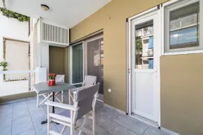 Comfortable and Spacious 2 bdr Apt - Image 3