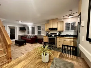 Cozy 2 Bedroom Waterfront Cottage With Hot Tub! - Image 2