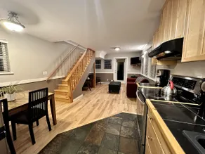 Cozy 2 Bedroom Waterfront Cottage With Hot Tub! - Image 3