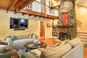 'Sugar Berry' Craftsman Home in Laughlintown - Image 4