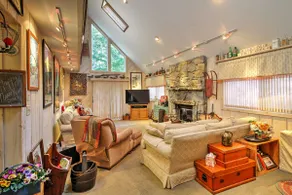 West Dover Vacation Rental w/ Hot Tub Near Mt Snow - Image 4