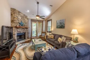 Berry Patch - Townhome with community pool - Image 5