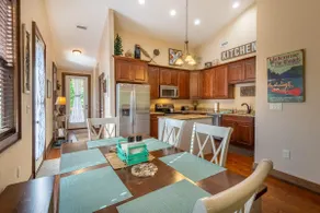 Berry Patch - Townhome with community pool - Image 4