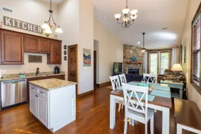Berry Patch - Townhome with community pool - Image 2