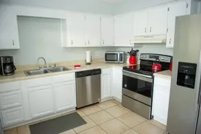 Flash Deal! Pool • Walk to Beach & Dining! - Image 5