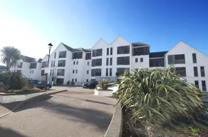 Headland View Beautiful 2 bedroom apartment - Image 2
