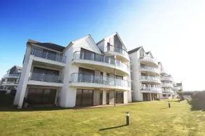 Headland View Beautiful 2 bedroom apartment - Image 3