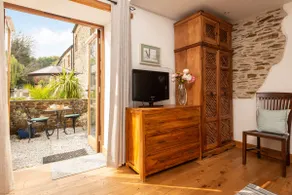 Beautiful converted watermill in a secluded river valley near the sea - Image 4