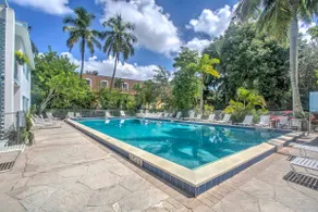 Updated Dtwn Naples Condo: Across From Beach! - Image 2