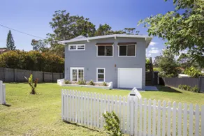 Arthurs in Mollymook - Image 3