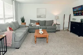 4 Bed, 2.5 Bath/Peloton/2 Car garage/Gas Grill - Image 3