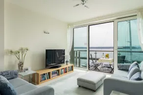 Perfect Harbour Views - Image 2
