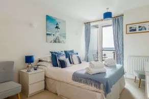Perfect Harbour Views - Image 5
